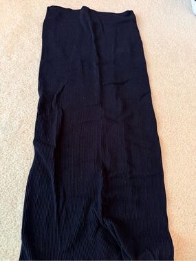 Zara - Black Ribbed Knit Tube Skirt